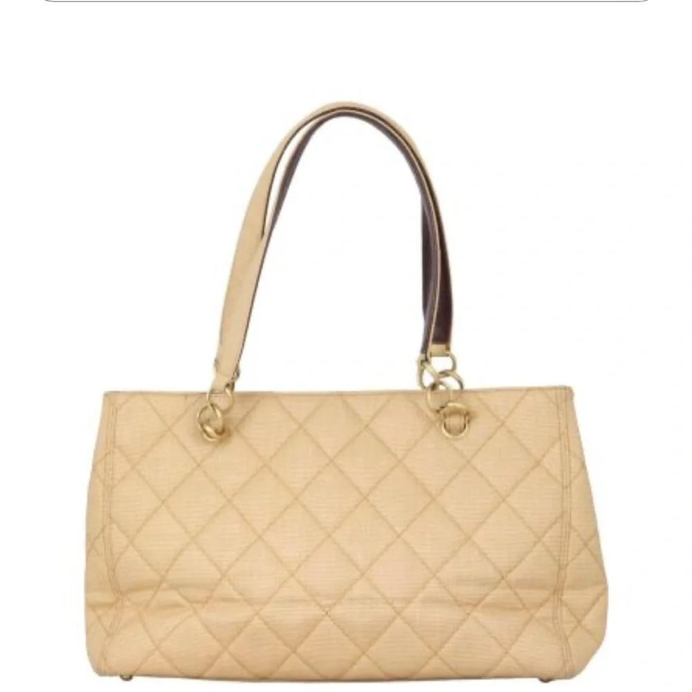 CHANEL feminine practical